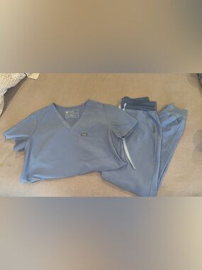 FIGS Vapor Blue Scrub Set